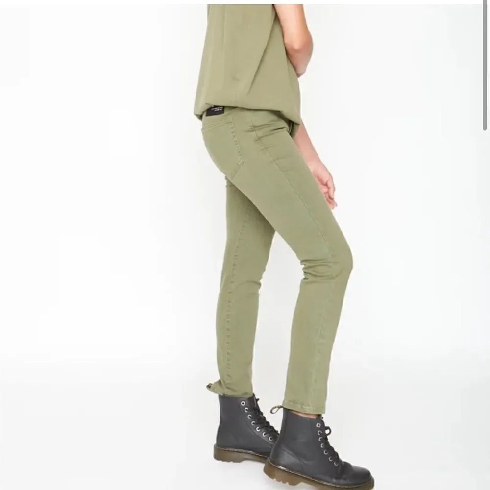 SANDRINE ROSE Skinny Jeans in Army NWT in Size 28 green